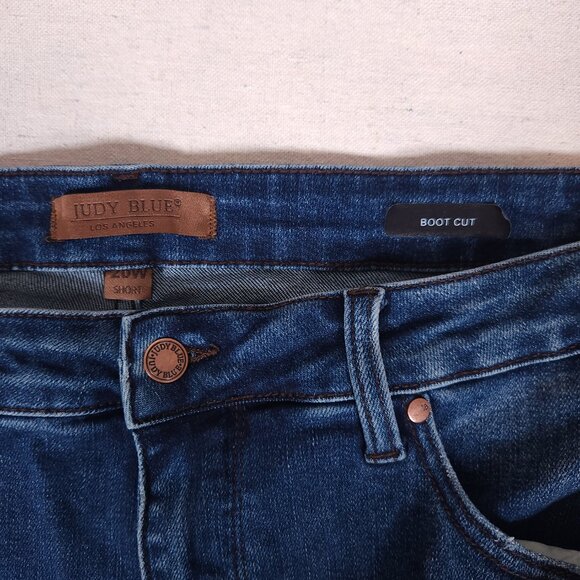 Judy Blue Tummy Control Bootcut Blue Jeans Womens 20W Short Denim Pants FLAWS - Picture 12 of 16